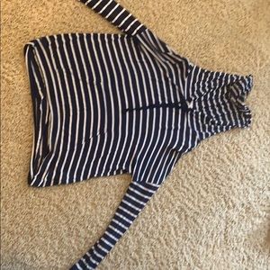 Thin throw on hoodie very casual and super cute